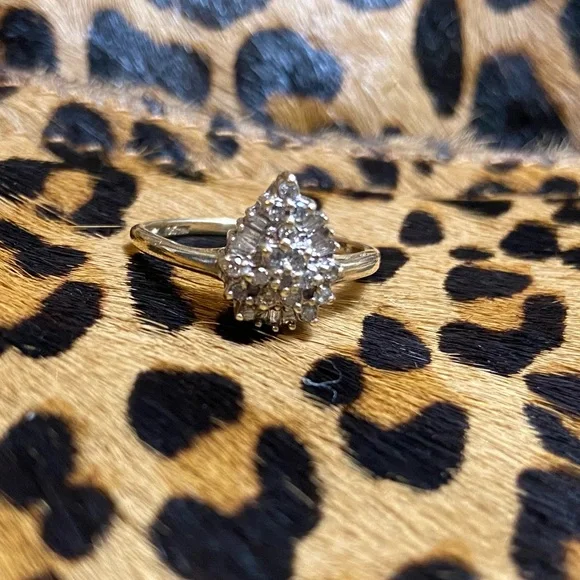 10k yellow gold size 7.25 .66 diamond cluster ring - Picture 6 of 8